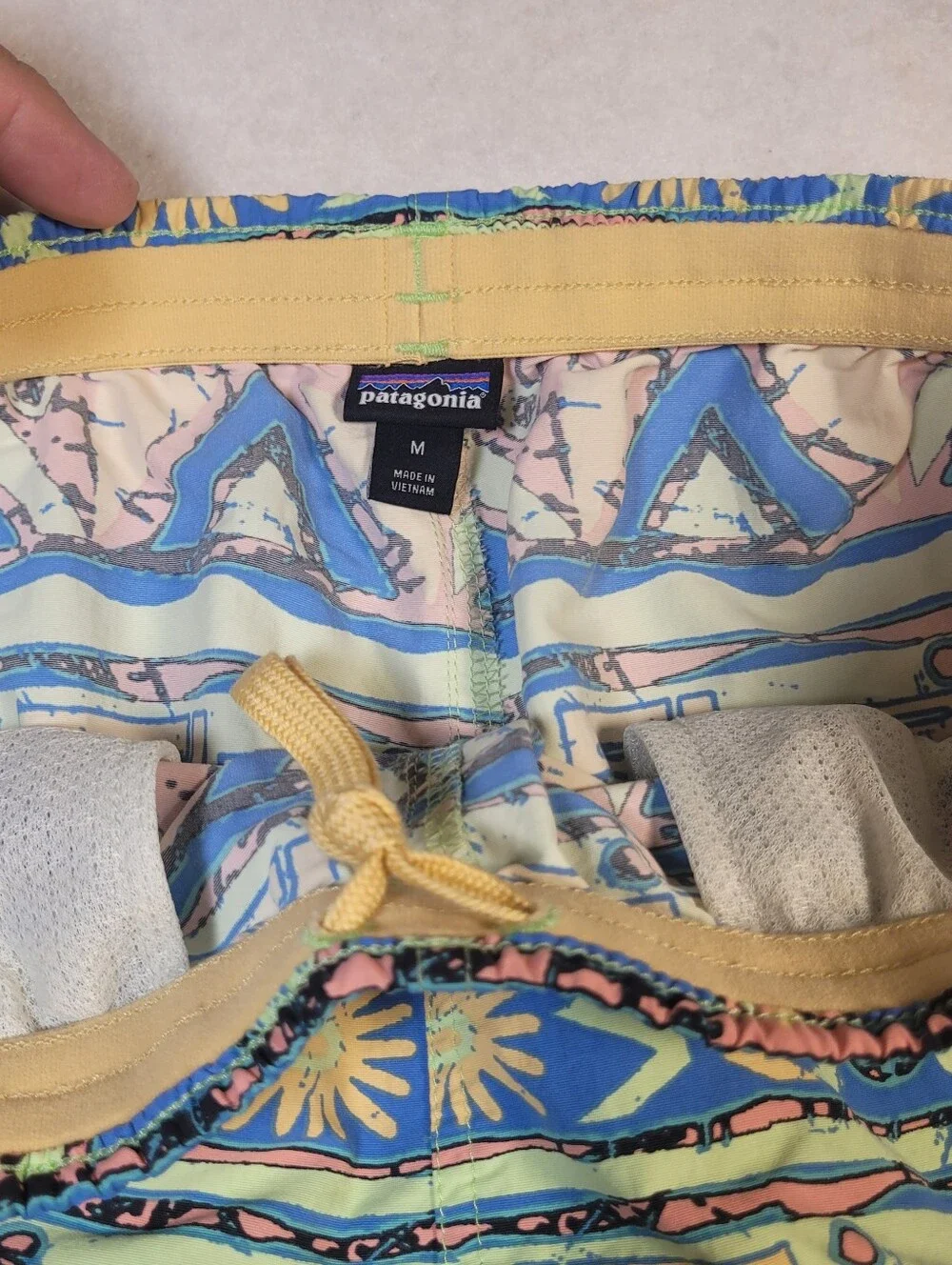 Patagonia NetPlus Shell Baggies Swim Trunks Shorts Multicolor Aztec Print Sz Med